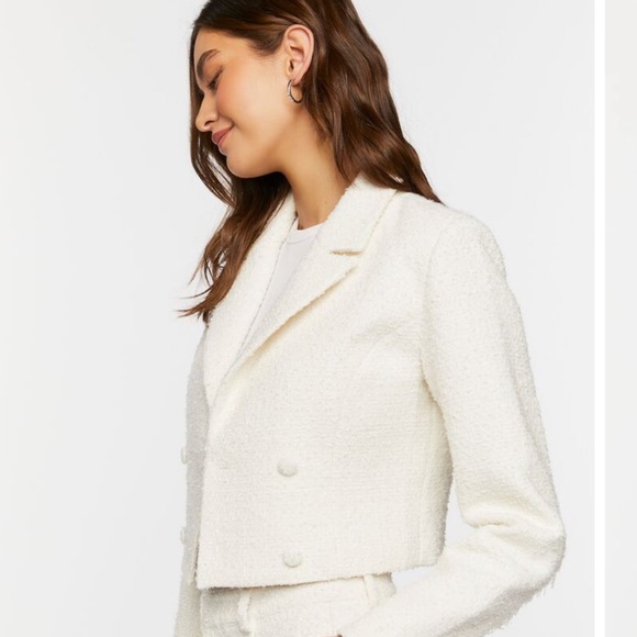 🌟 MUST GO 🌟 Forever 21 Cropped Frayed-Trim Blazer - Picture 5 of 8